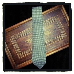 Arrow silk tie